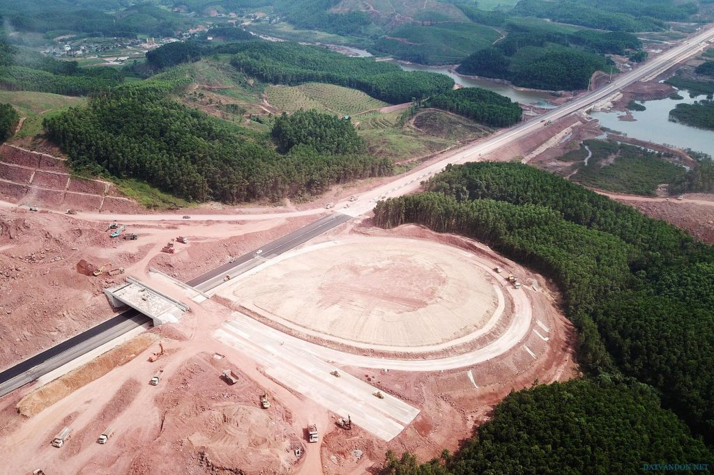 Cao tốc Hạ Long Vân Đồn Móng Cái